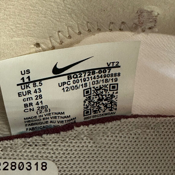 Nike Womens Epic React Element 55 Size 11 Lifestyle/Running Shoes BQ2728 007 - Picture 2 of 9